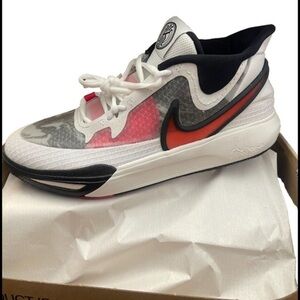 New in box Nike Kyrie 8 Go (GS)White University Red-Black Size 5Y​